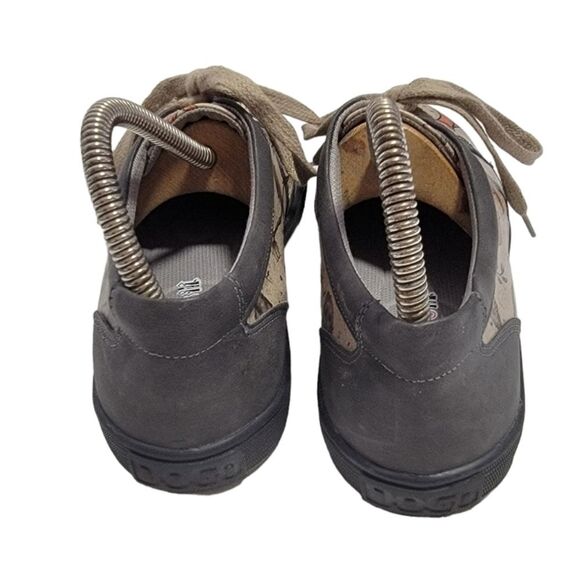 DoGo women vegan leather sneaker size 9 night owl design - Picture 10 of 14